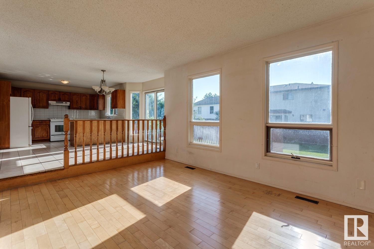 Photo 38 of 16117 108 St Nw Nw, Edmonton AB