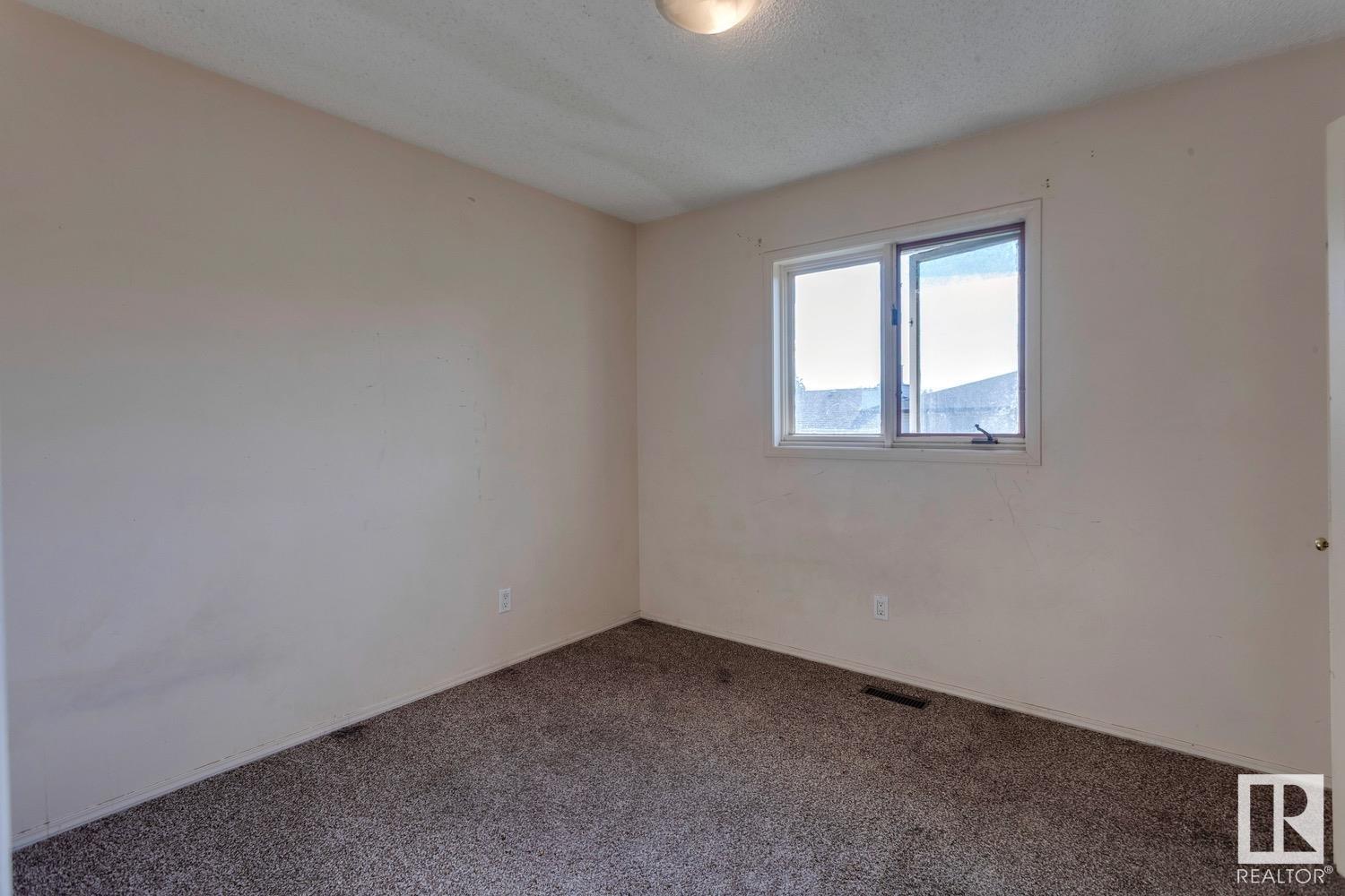 Photo 13 of 16117 108 St Nw Nw, Edmonton AB