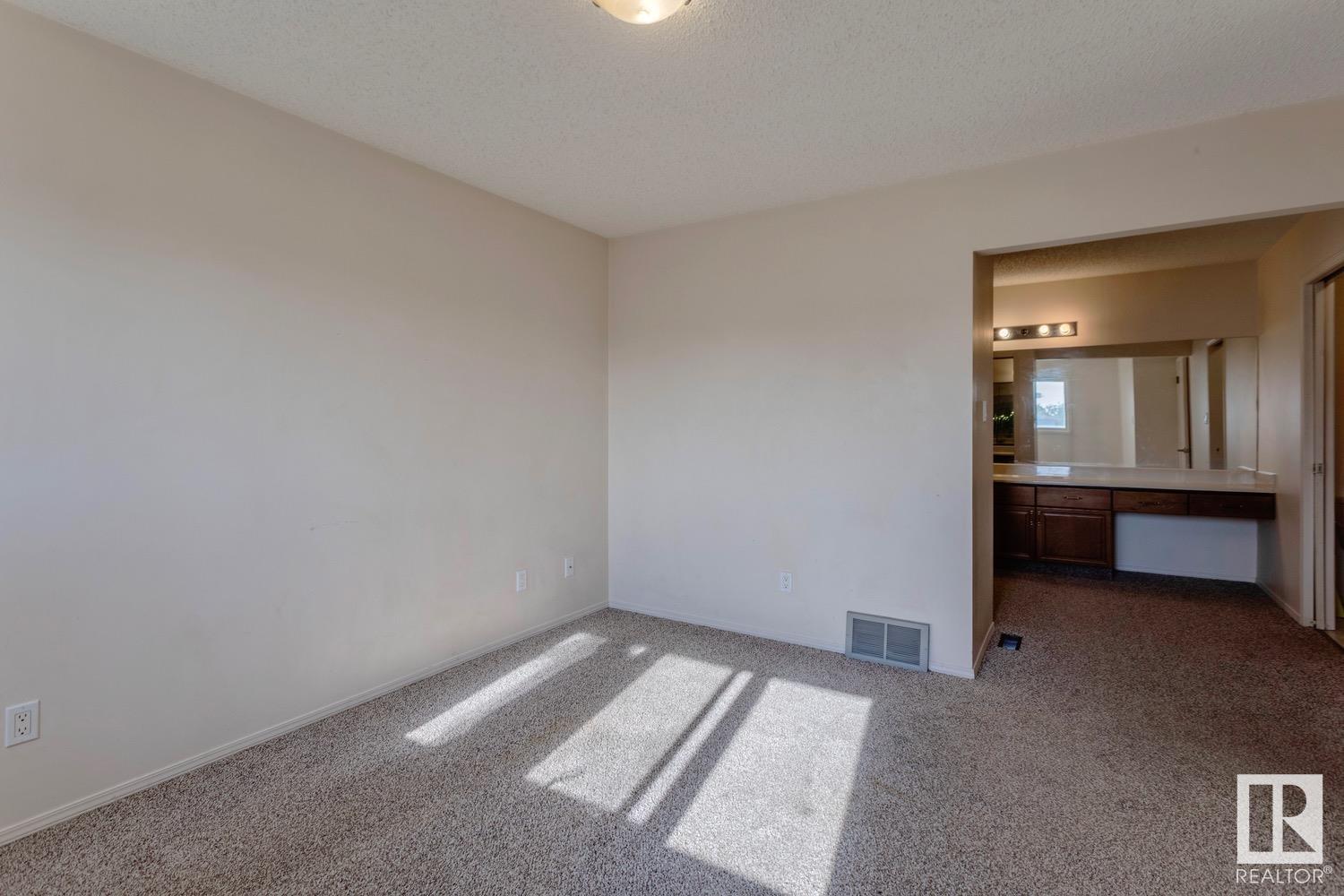 Photo 36 of 16117 108 St Nw Nw, Edmonton AB