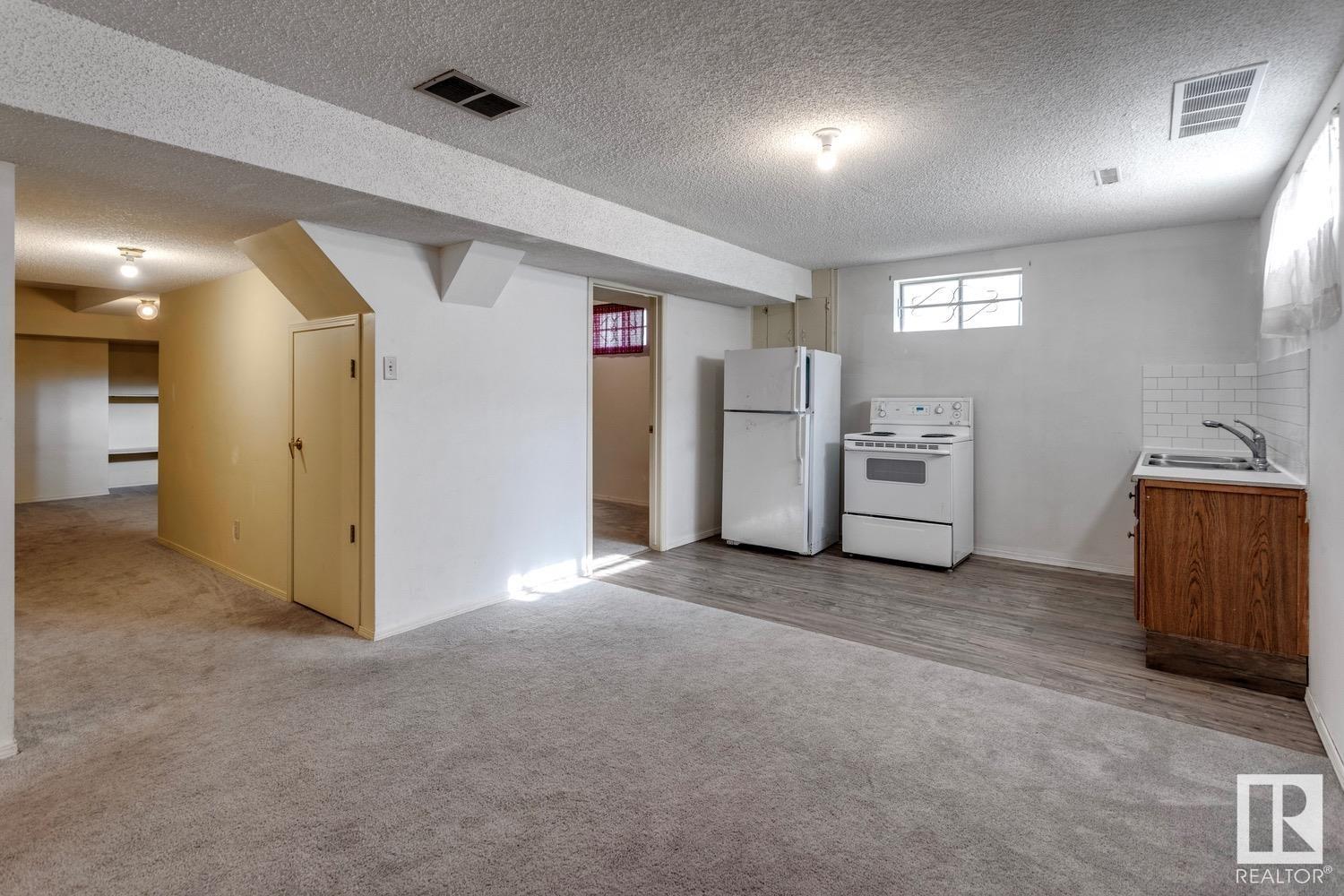 Photo 54 of 16117 108 St Nw Nw, Edmonton AB