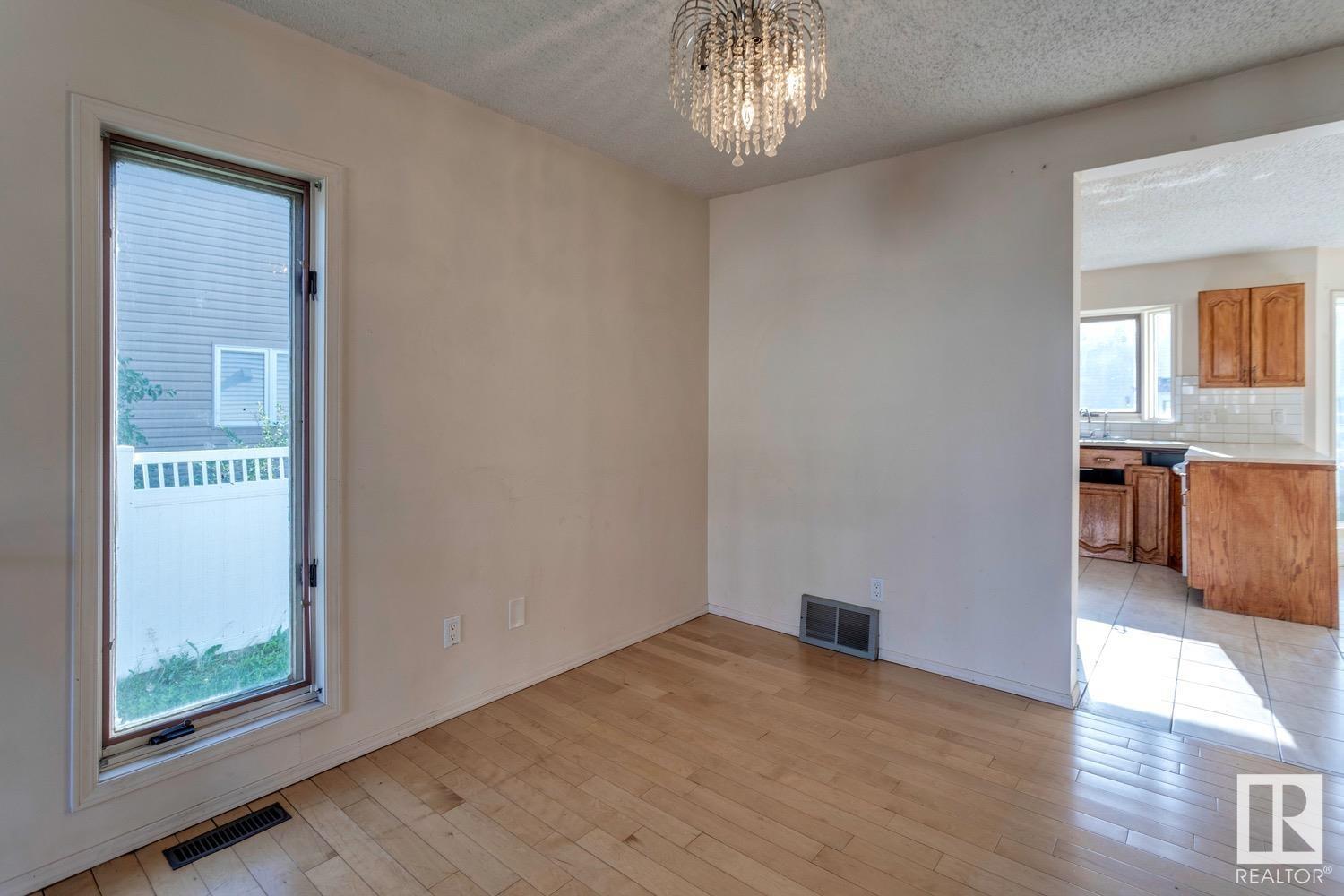 Photo 20 of 16117 108 St Nw Nw, Edmonton AB