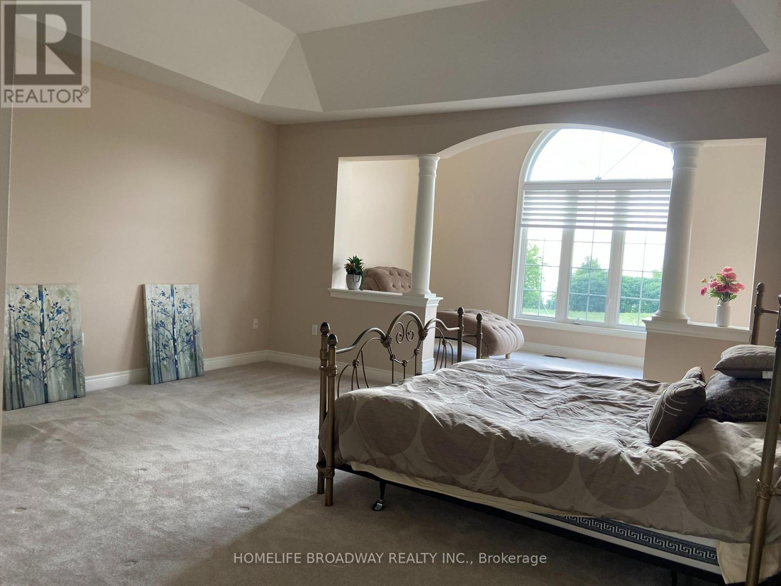 Photo 12 of 8 Wolford Court, Georgina ON