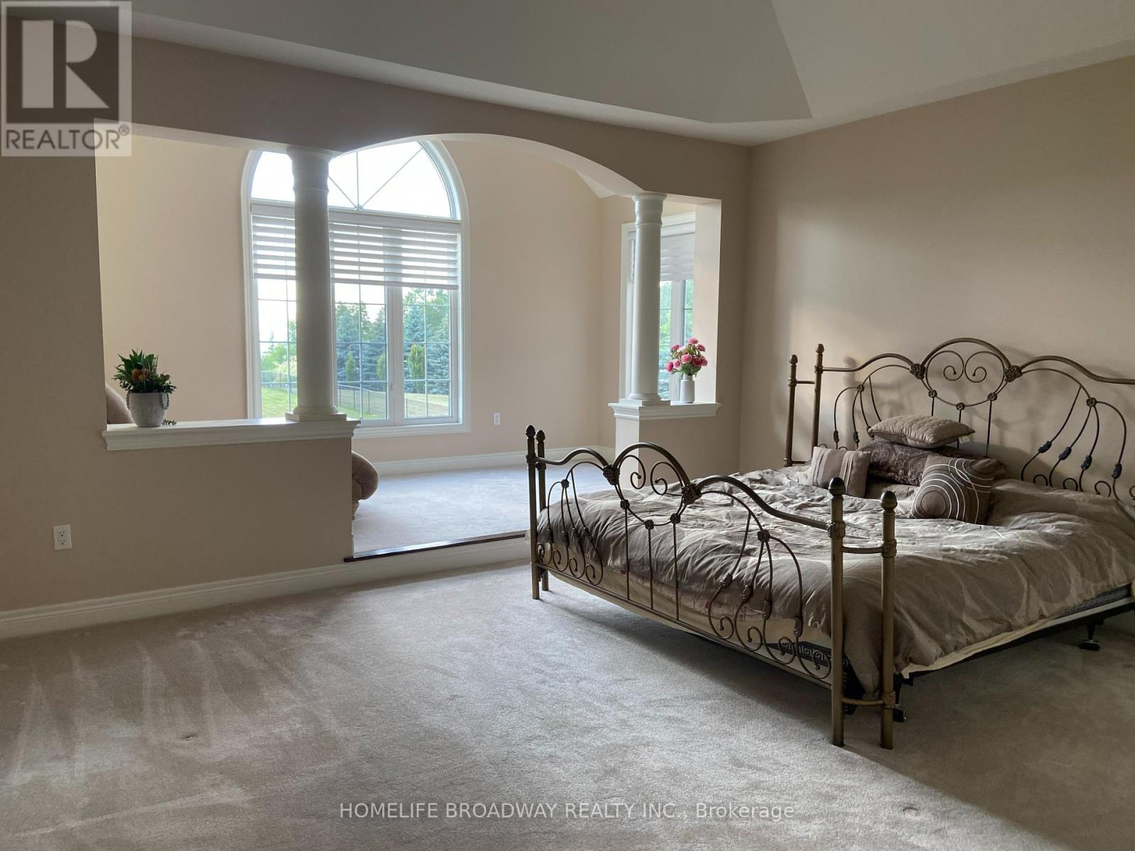 Photo 16 of 8 Wolford Court, Georgina ON