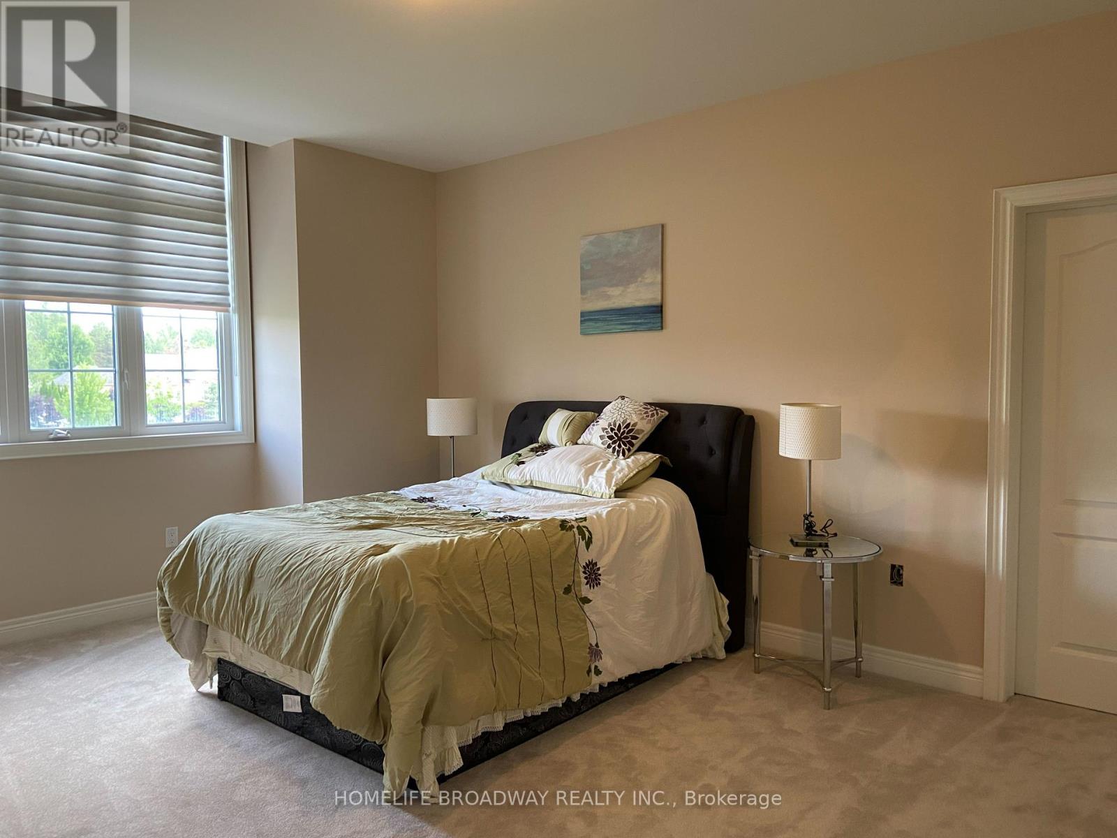 Photo 49 of 8 Wolford Court, Georgina ON