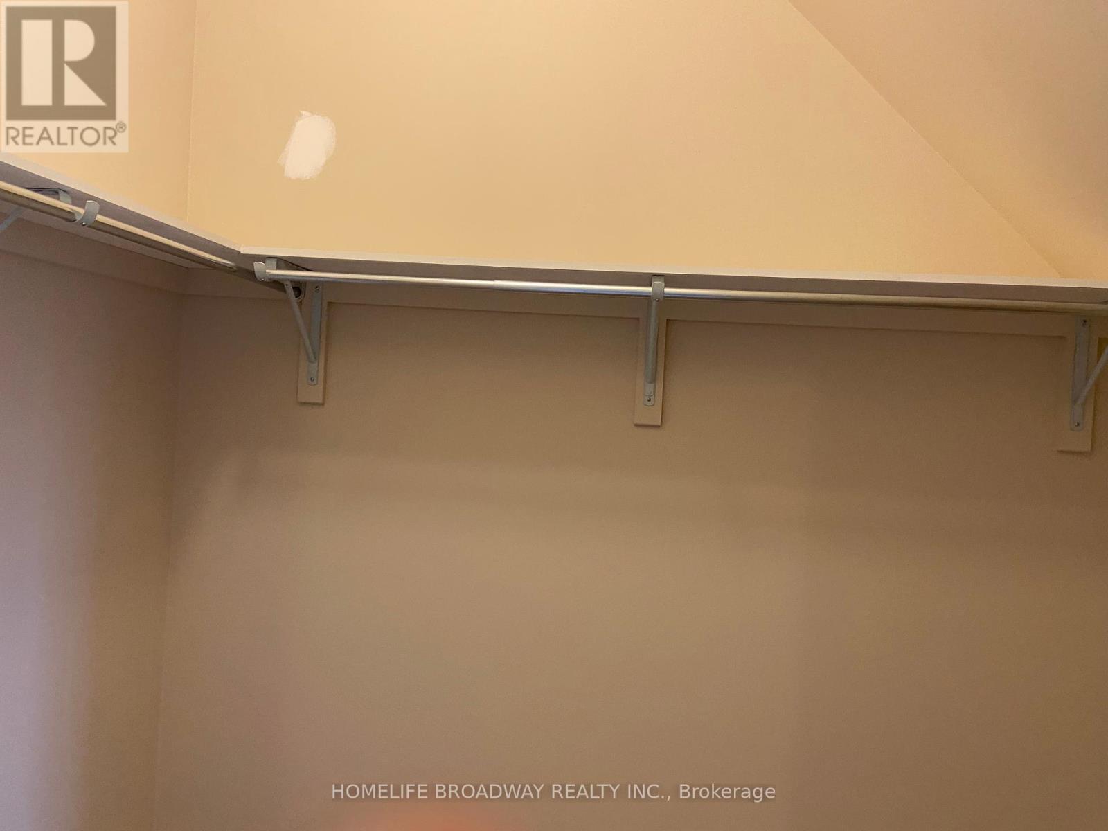 Photo 34 of 8 Wolford Court, Georgina ON