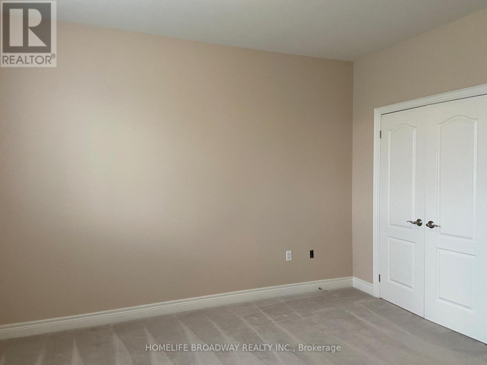 Photo 29 of 8 Wolford Court, Georgina ON