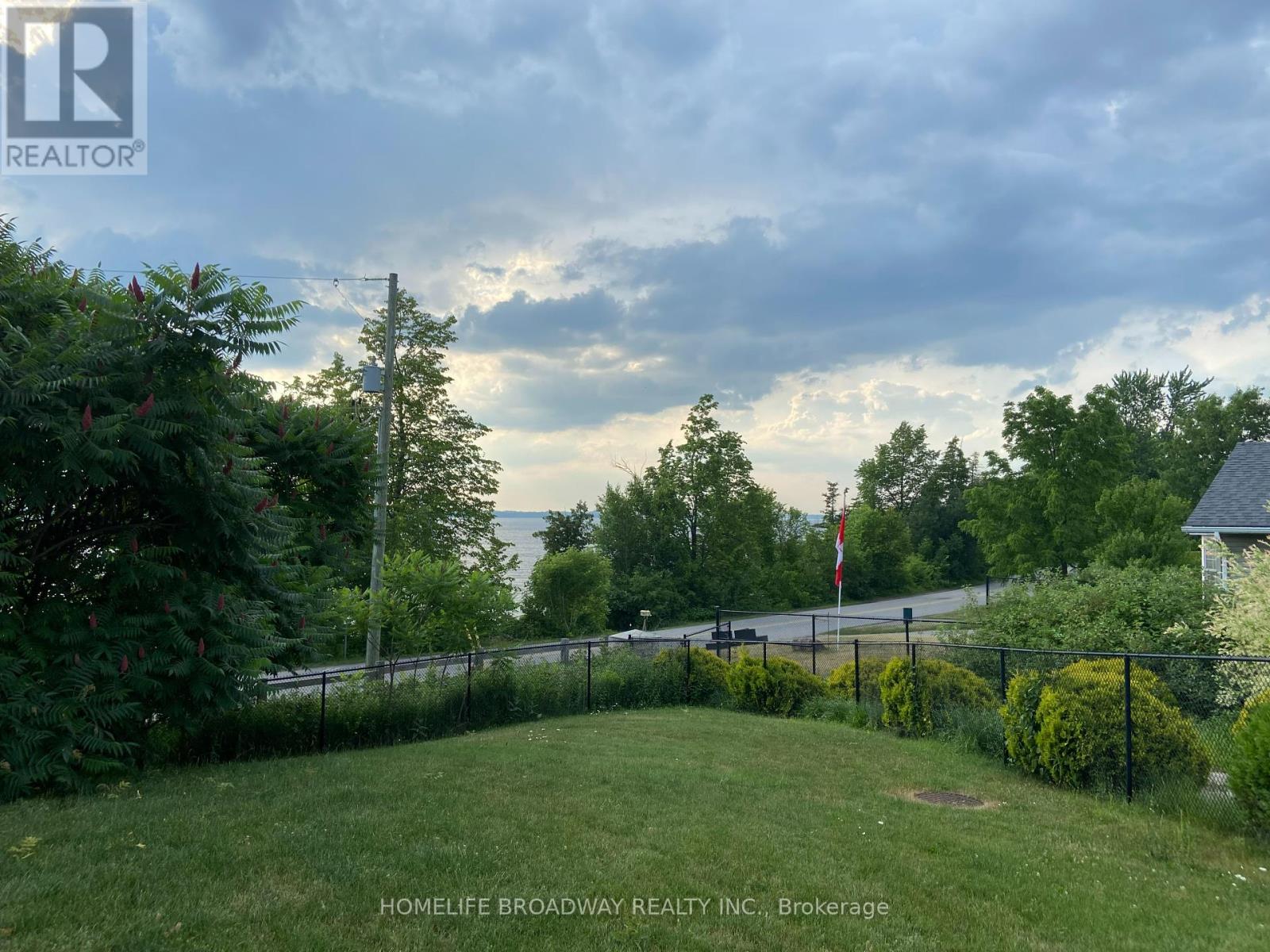 Photo 25 of 8 Wolford Court, Georgina ON