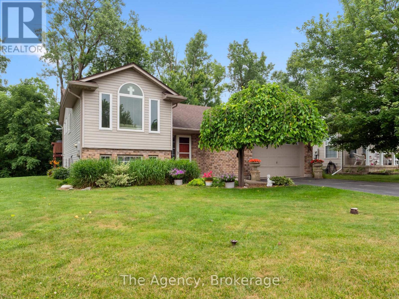 Photo 1 of 7 Rochelle Crescent, Fort Erie ON