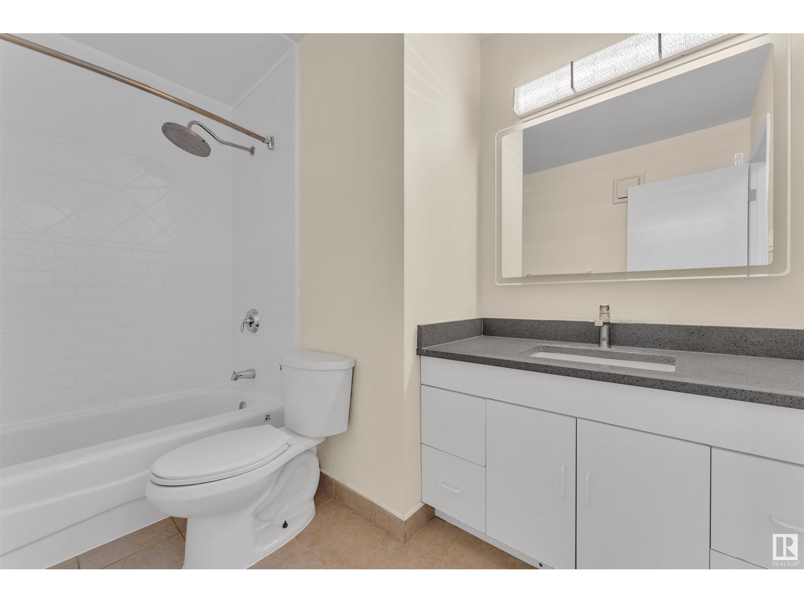 Photo 16 of 5 3855 76 St Nw, Edmonton AB