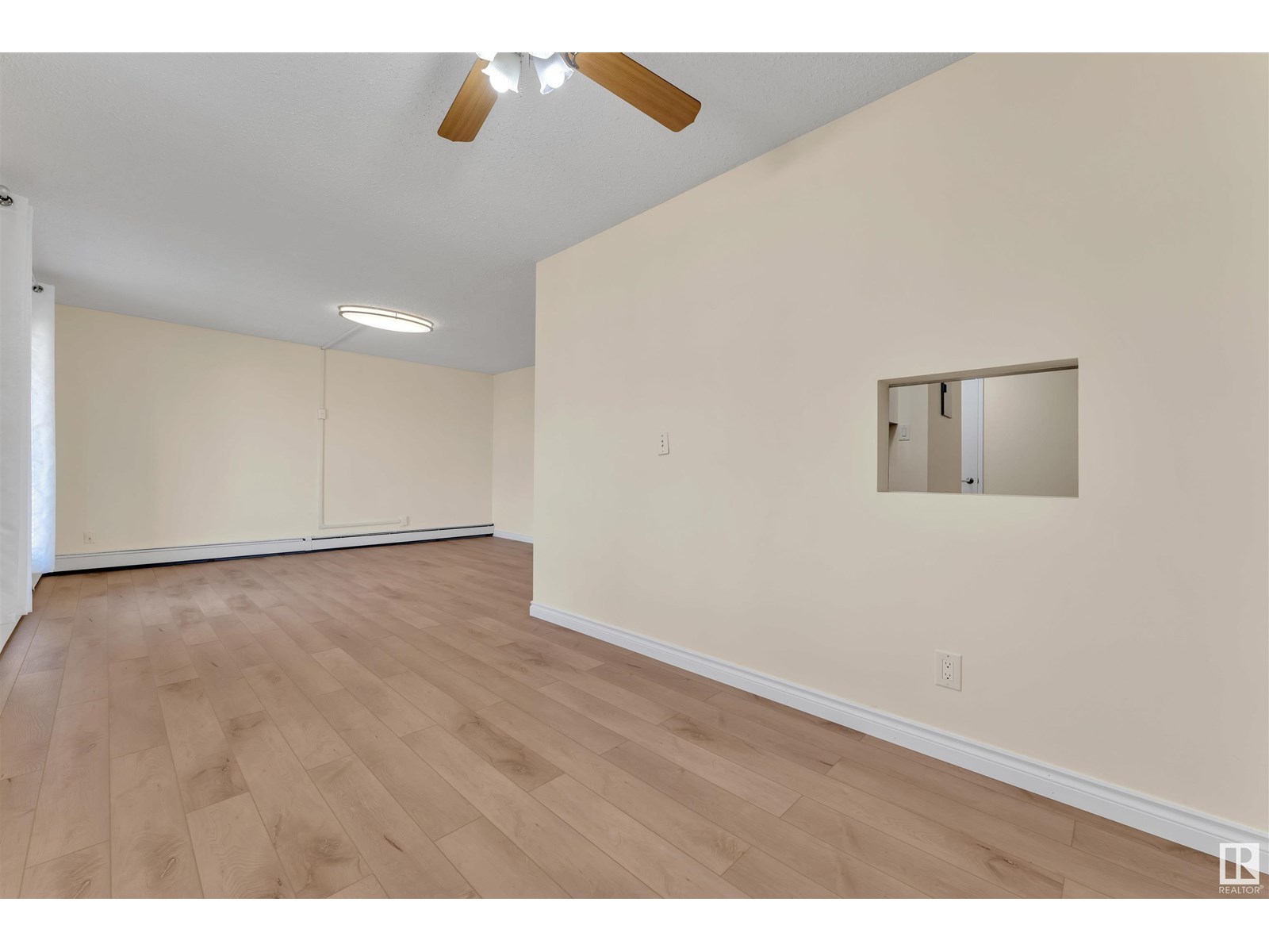 Photo 9 of 5 3855 76 St Nw, Edmonton AB