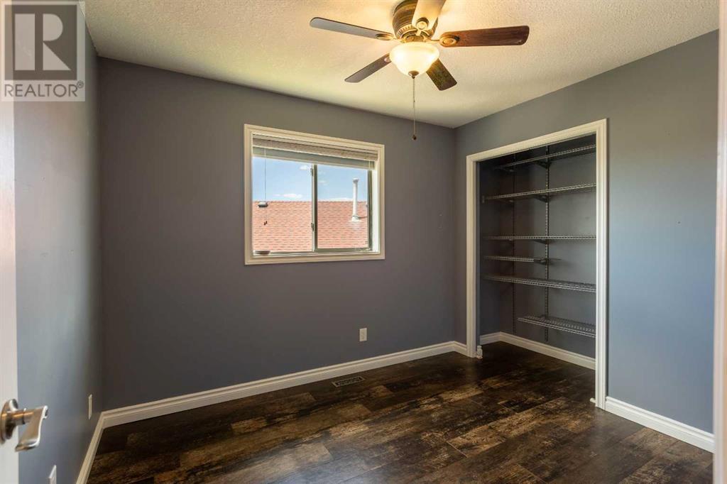 Single Family House 4 Level for Sale in  Erin Circle SE Erin Woods Calgary 