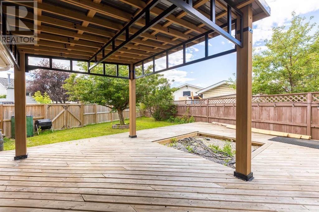 Single Family House 4 Level for Sale in  Erin Circle SE Erin Woods Calgary 