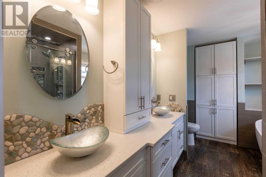 Single Family House 4 Level for Sale in  Erin Circle SE Erin Woods Calgary 