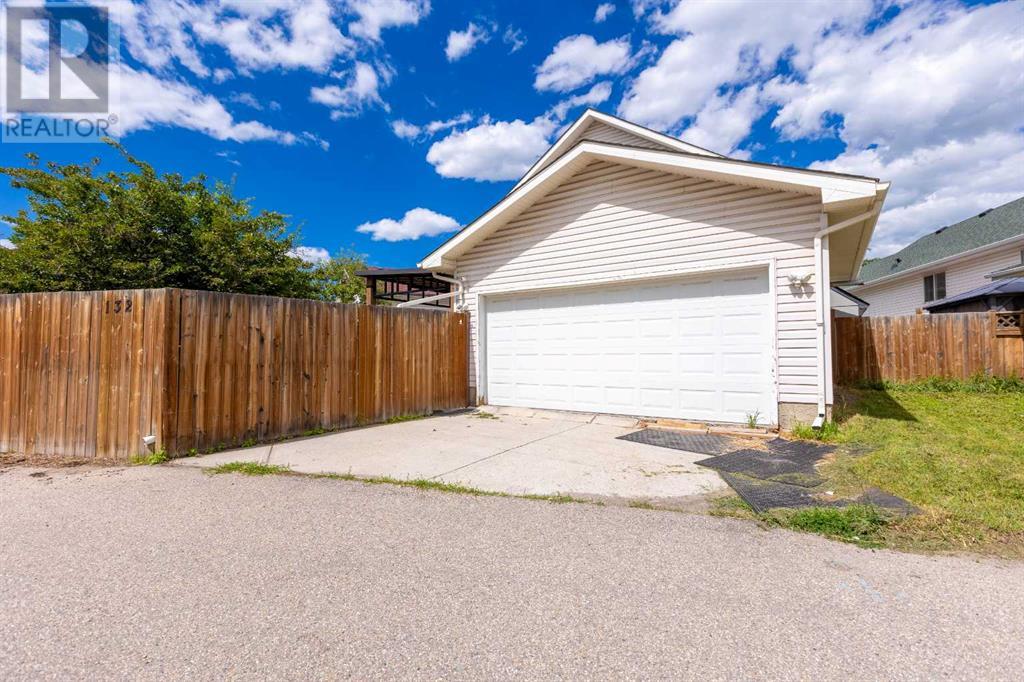 Single Family House 4 Level for Sale in  Erin Circle SE Erin Woods Calgary 