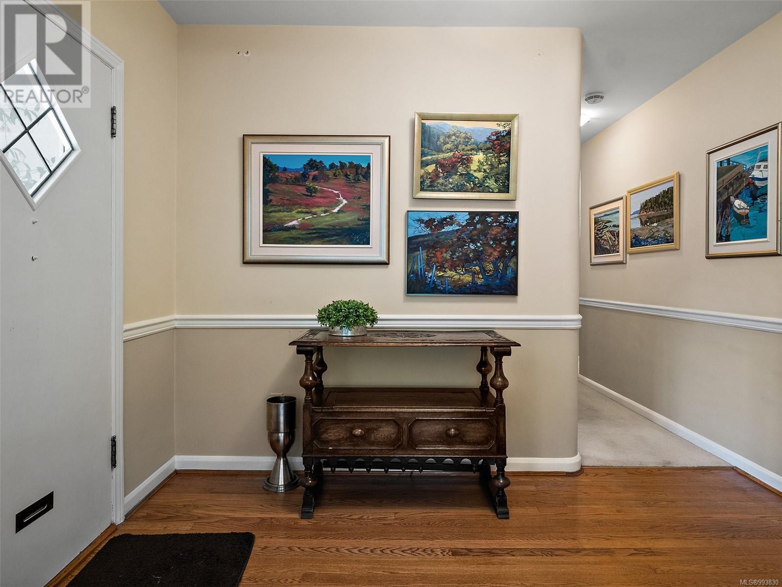 Photo 11 of 877 Island Rd, Oak Bay BC