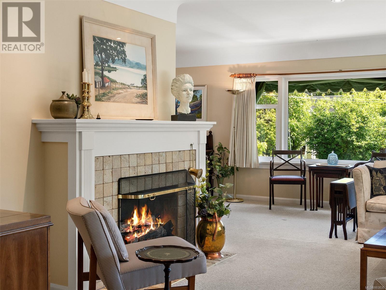 Photo 14 of 877 Island Rd, Oak Bay BC