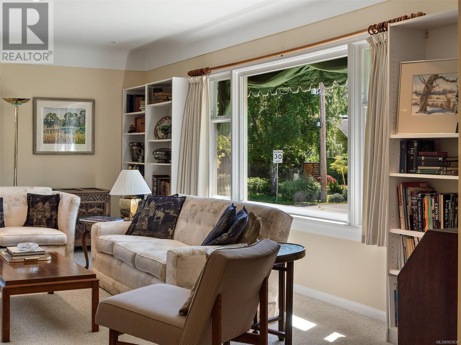 Photo 18 of 877 Island Rd, Oak Bay BC