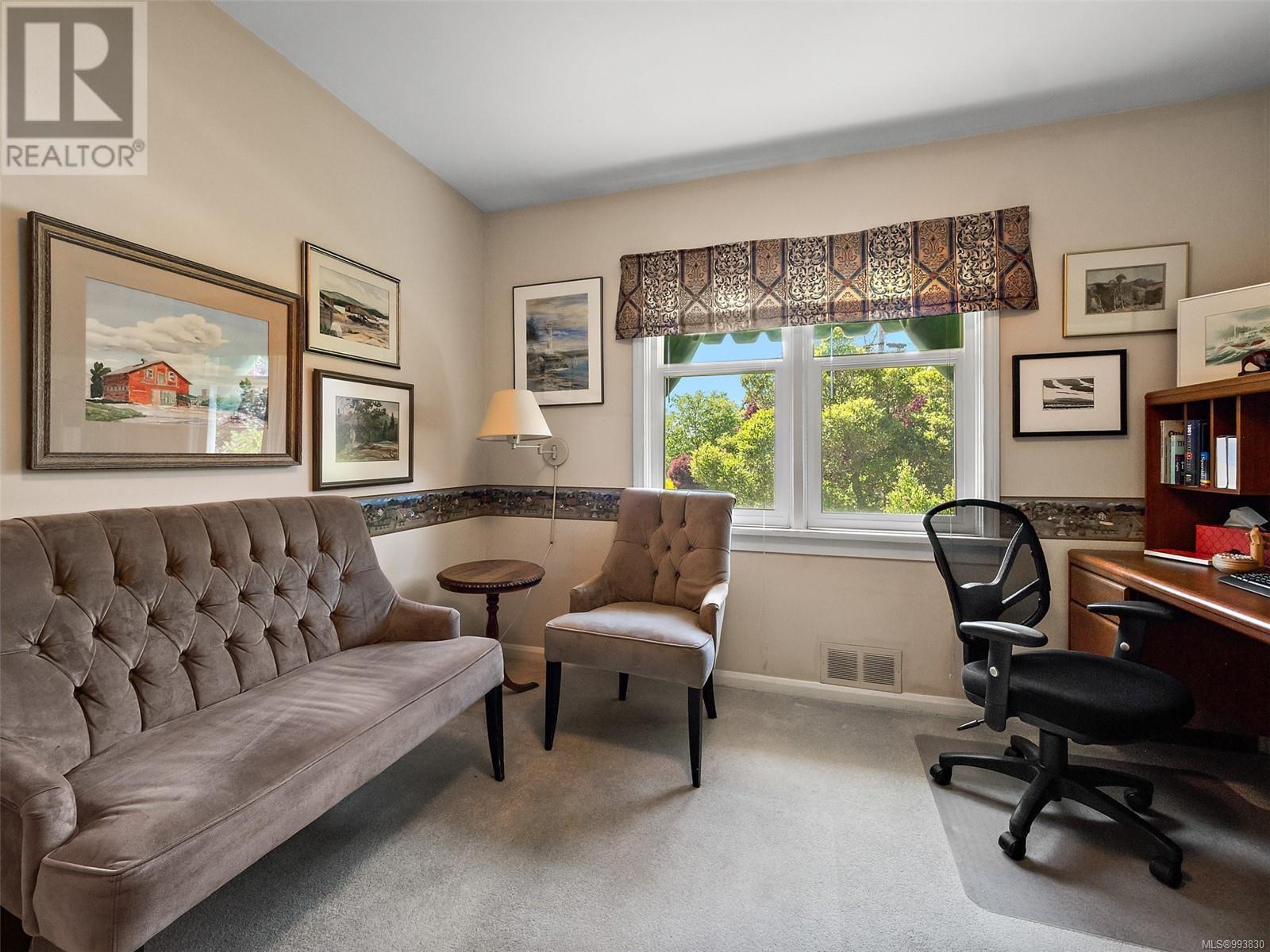 Photo 30 of 877 Island Rd, Oak Bay BC