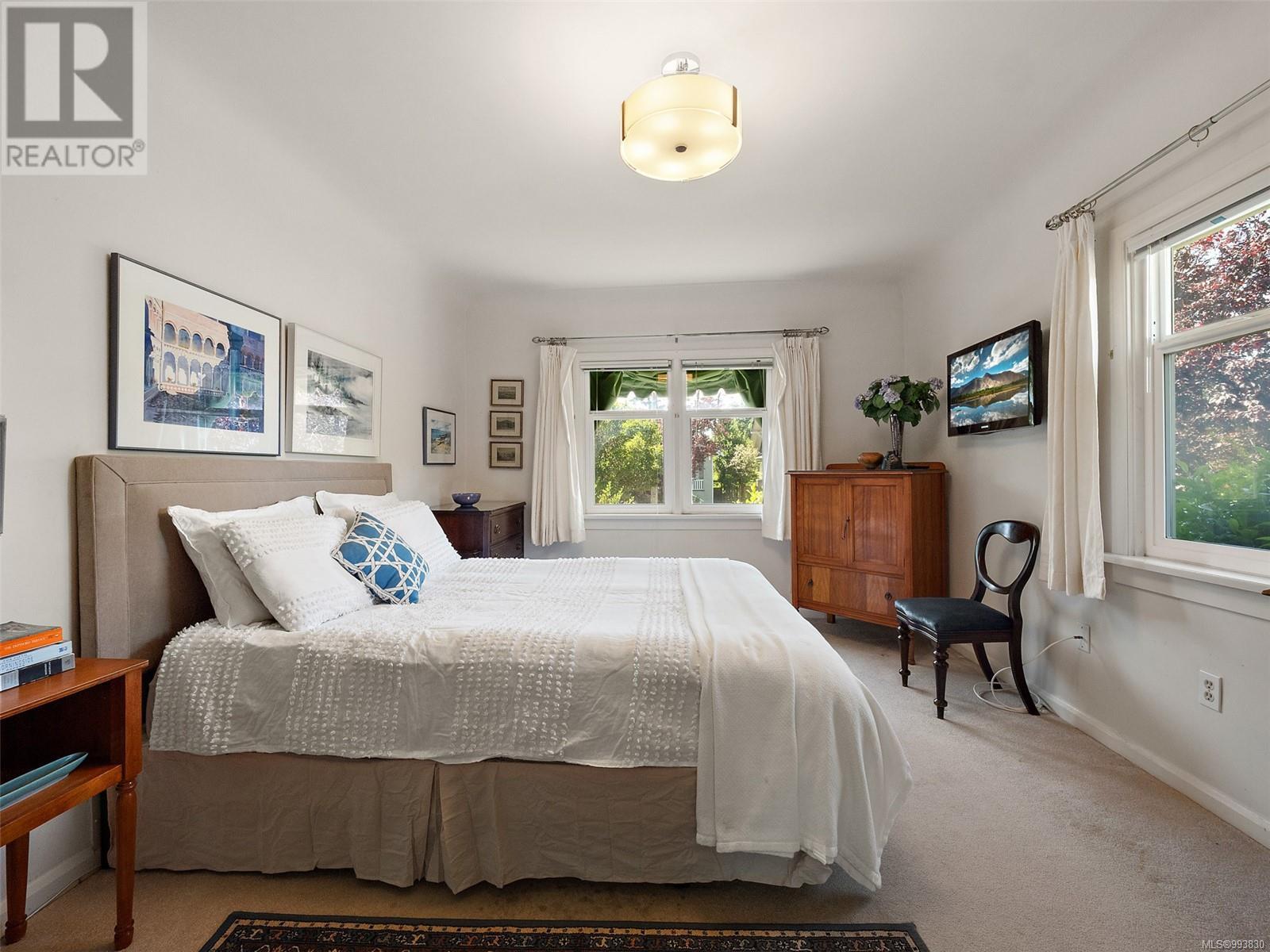 Photo 33 of 877 Island Rd, Oak Bay BC