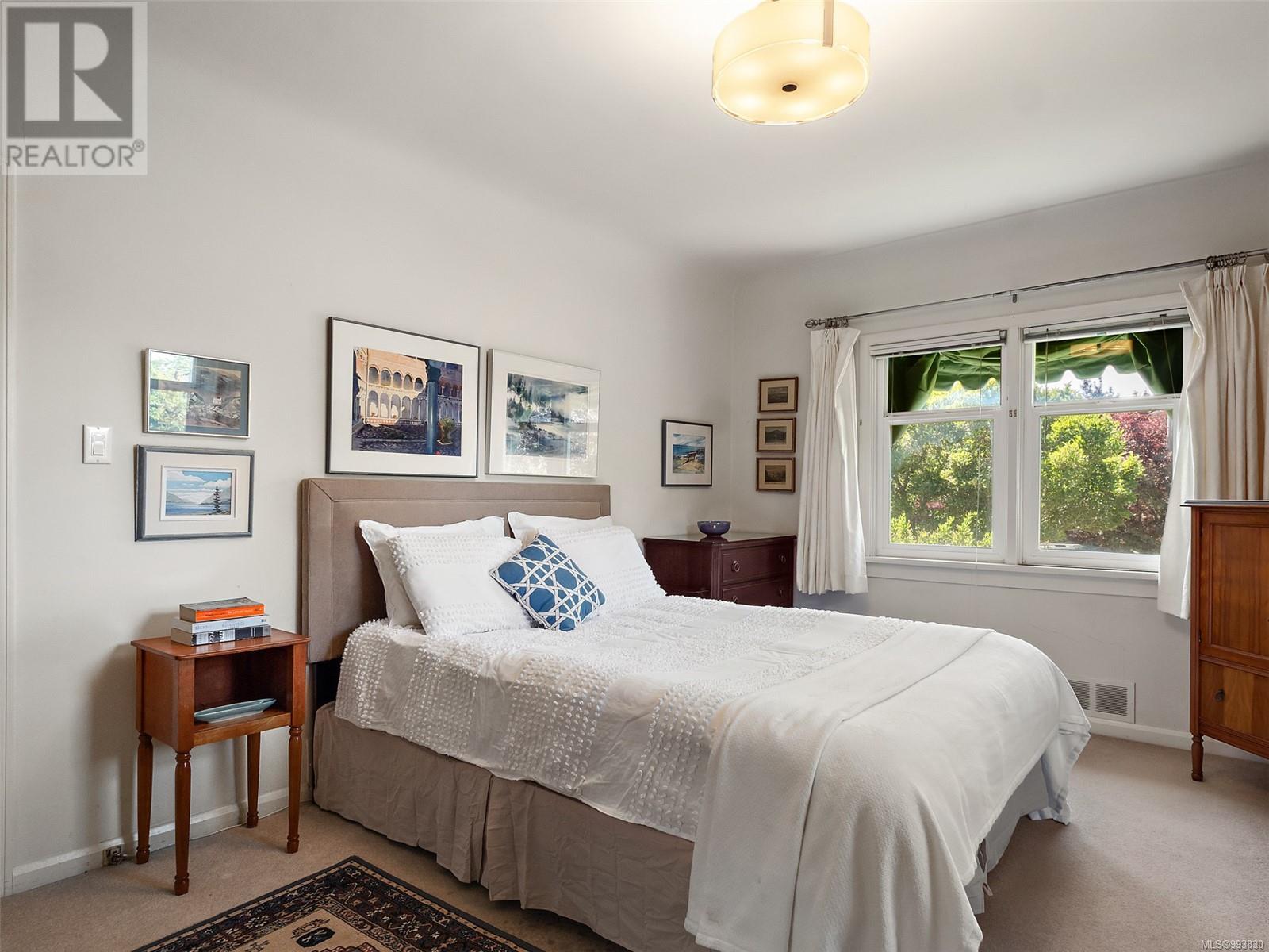 Photo 34 of 877 Island Rd, Oak Bay BC
