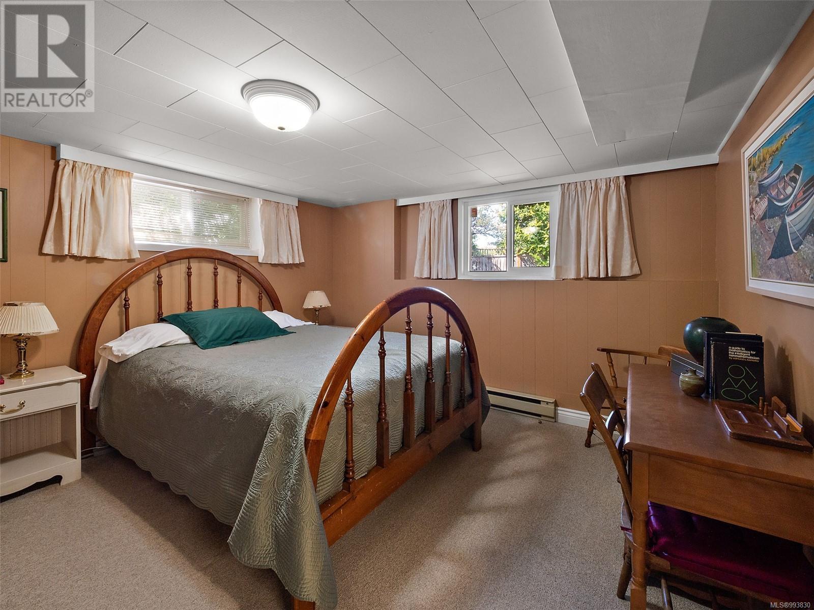 Photo 40 of 877 Island Rd, Oak Bay BC