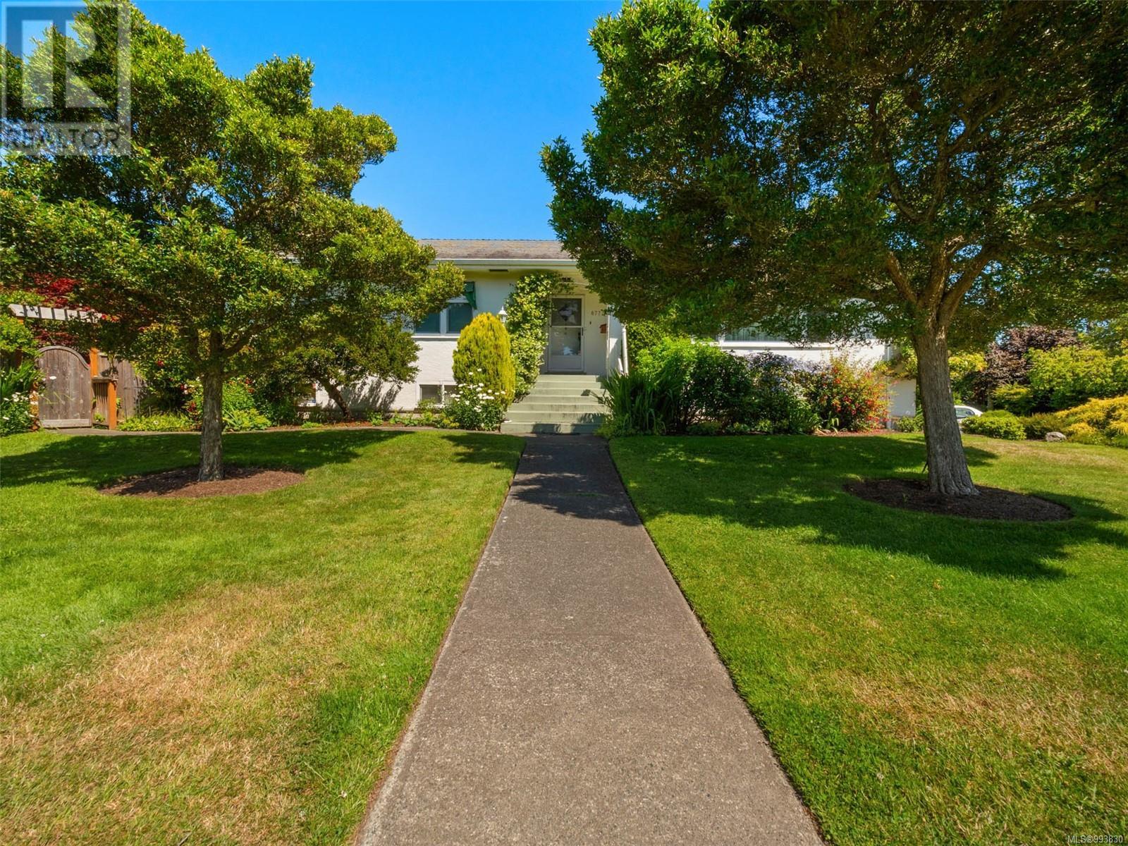 Photo 57 of 877 Island Rd, Oak Bay BC
