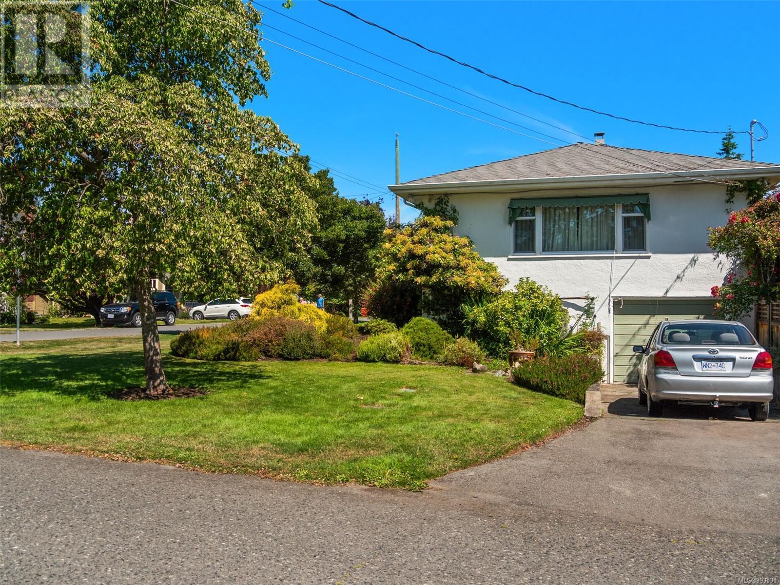 Photo 58 of 877 Island Rd, Oak Bay BC
