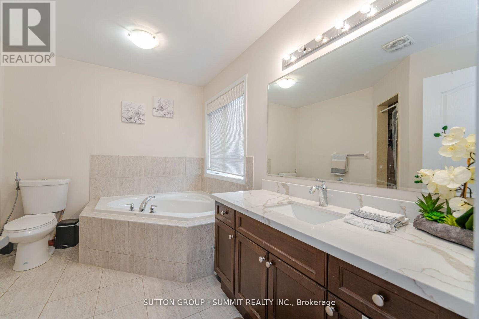 Photo 16 of 446 Mcjannett Avenue, Milton ON