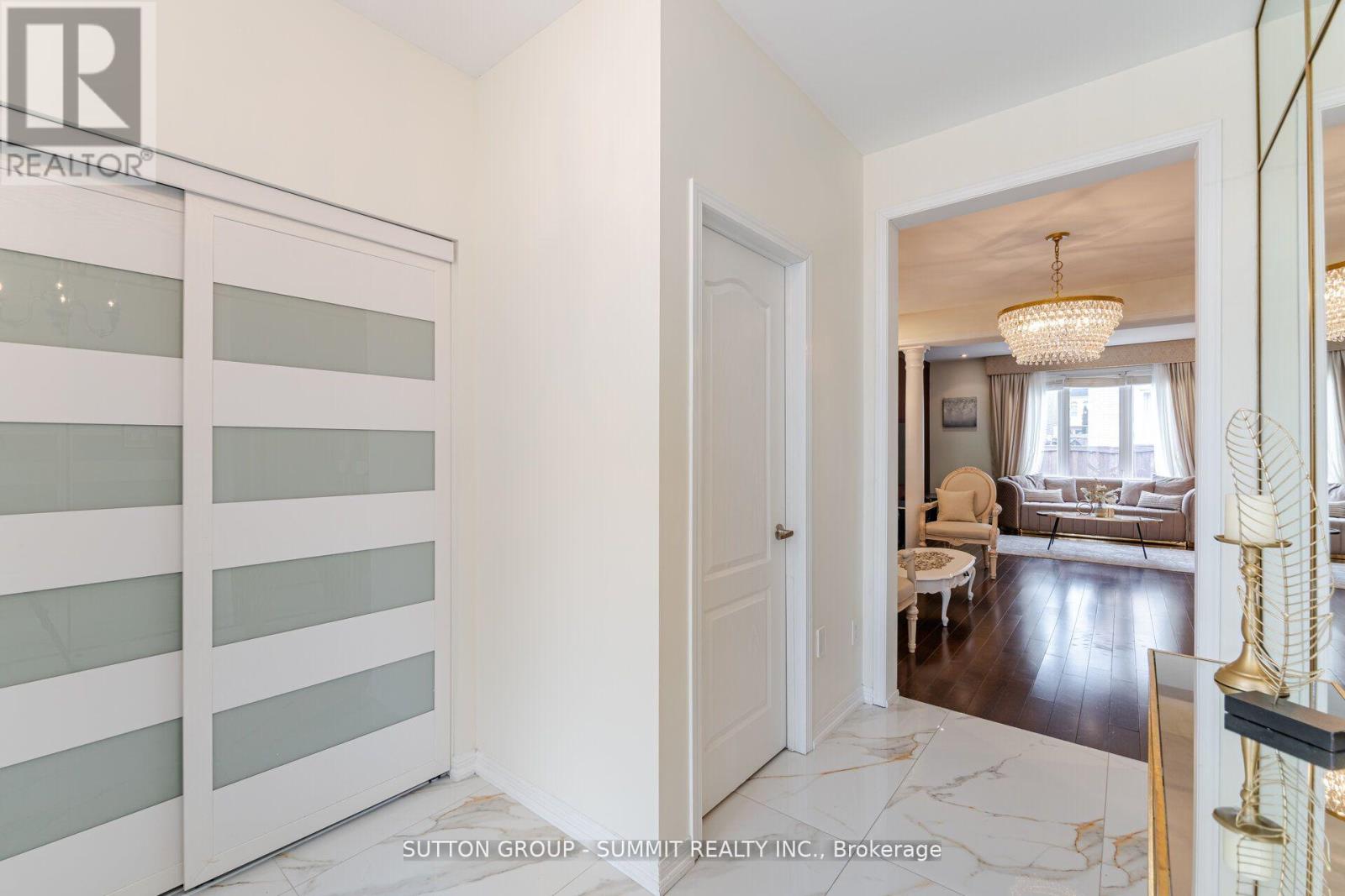 Photo 2 of 446 Mcjannett Avenue, Milton ON