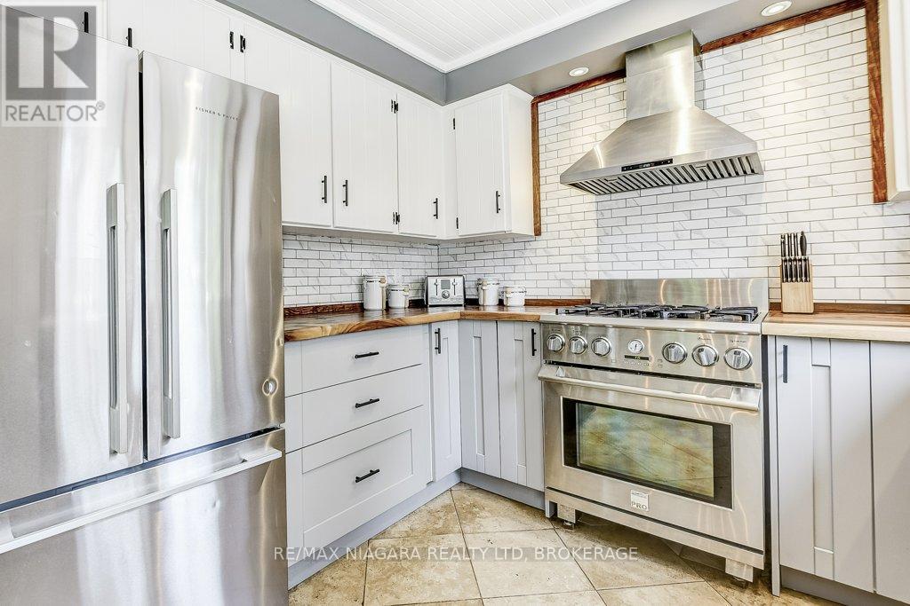 Photo 9 of 4905 Mapleview Crescent, Port Colborne ON