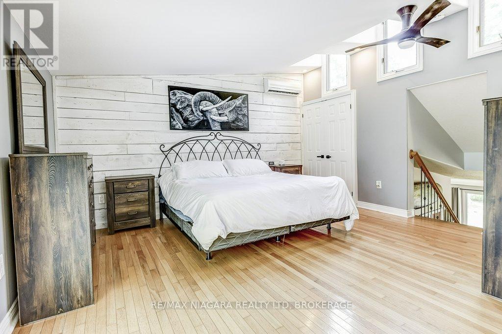 Photo 11 of 4905 Mapleview Crescent, Port Colborne ON