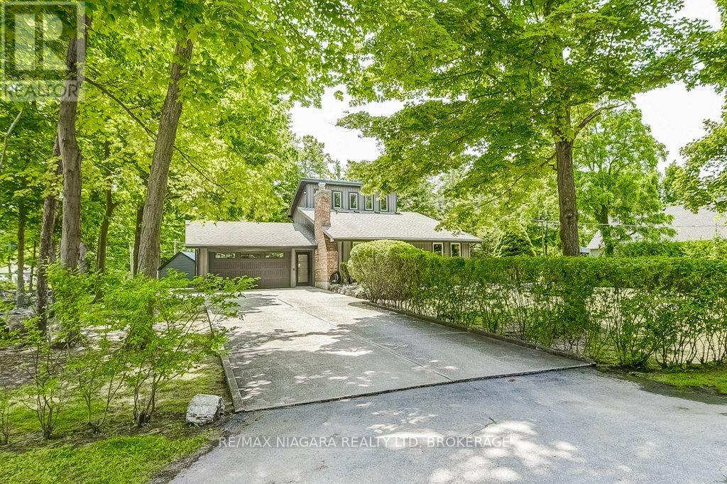 Photo 4 of 4905 Mapleview Crescent, Port Colborne ON