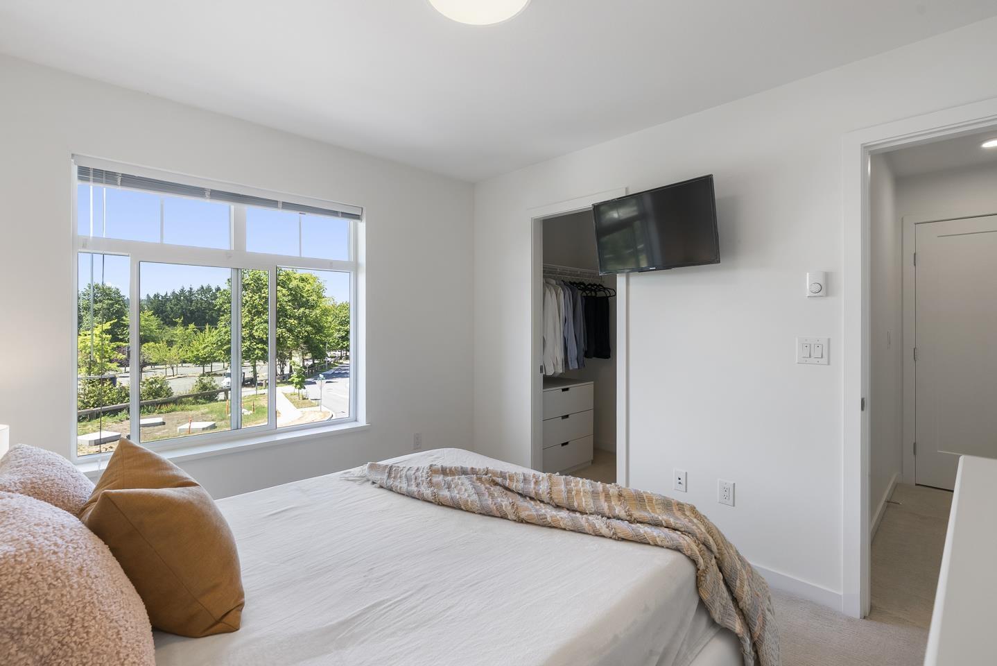 Photo 23 of 75 15255 Sitka Drive, Surrey BC