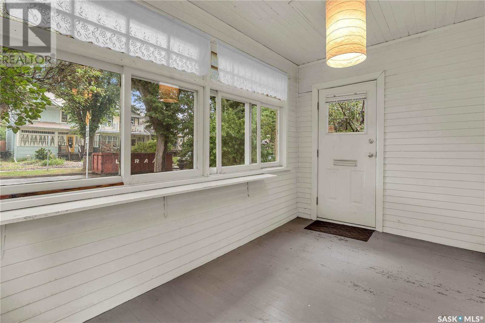 Photo 3 of 2245 Garnet Street, Regina SK