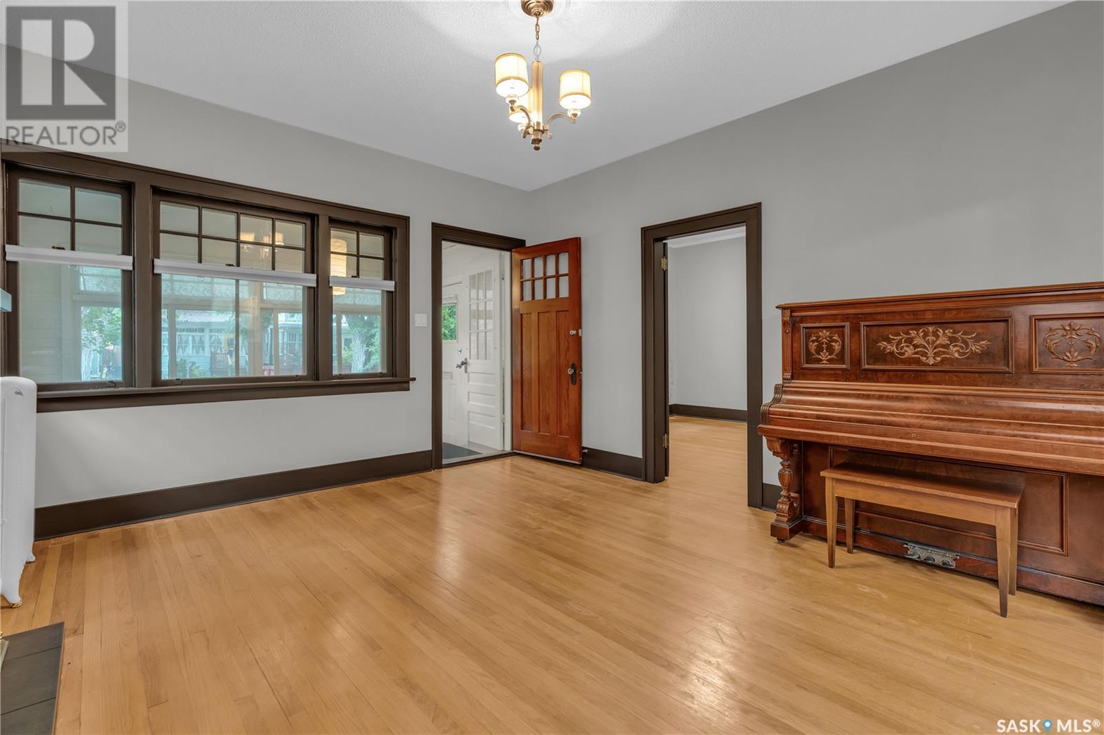 Photo 9 of 2245 Garnet Street, Regina SK