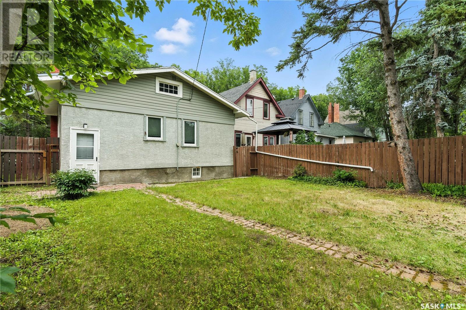 Photo 40 of 2245 Garnet Street, Regina SK