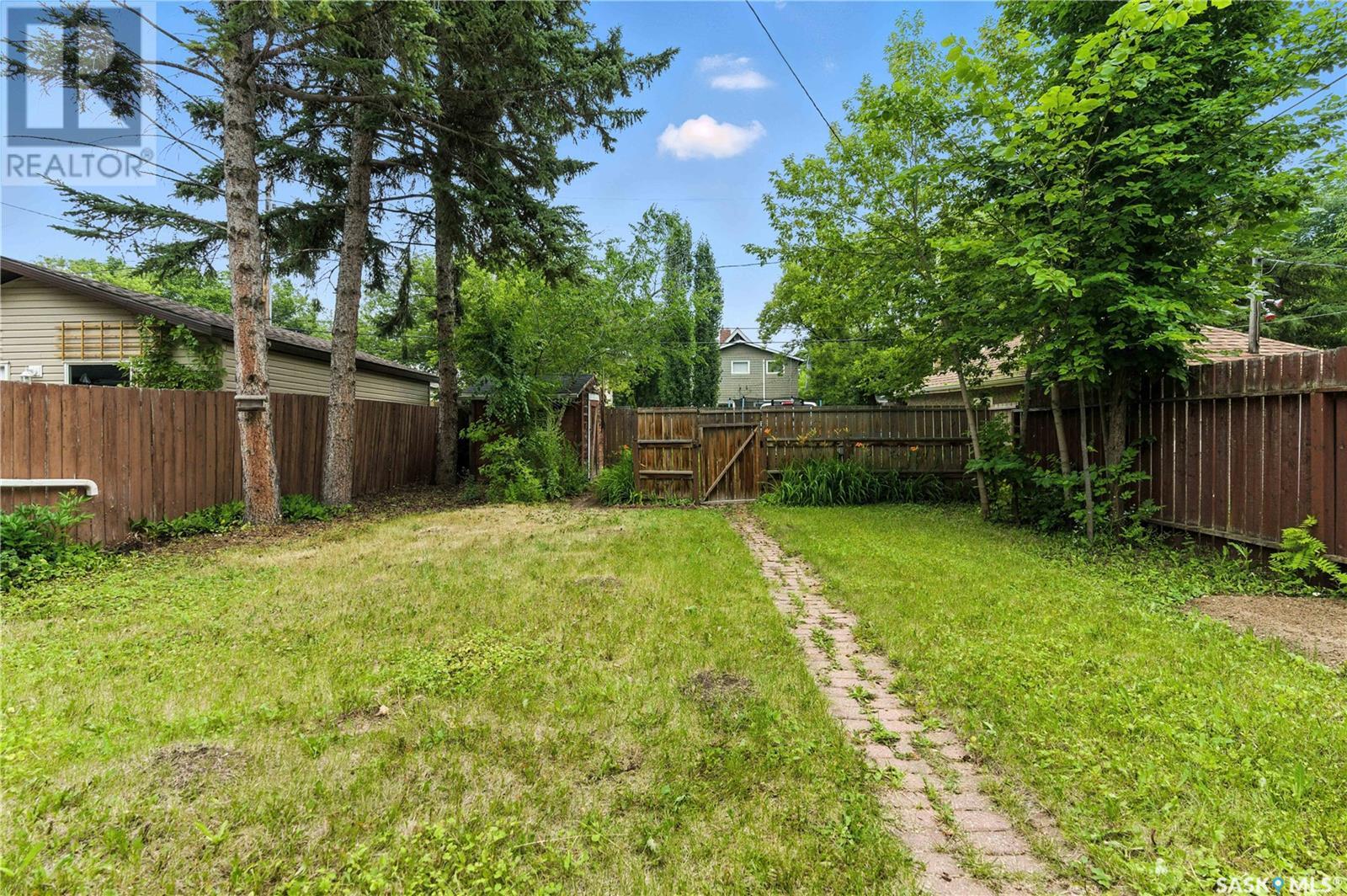 Photo 38 of 2245 Garnet Street, Regina SK