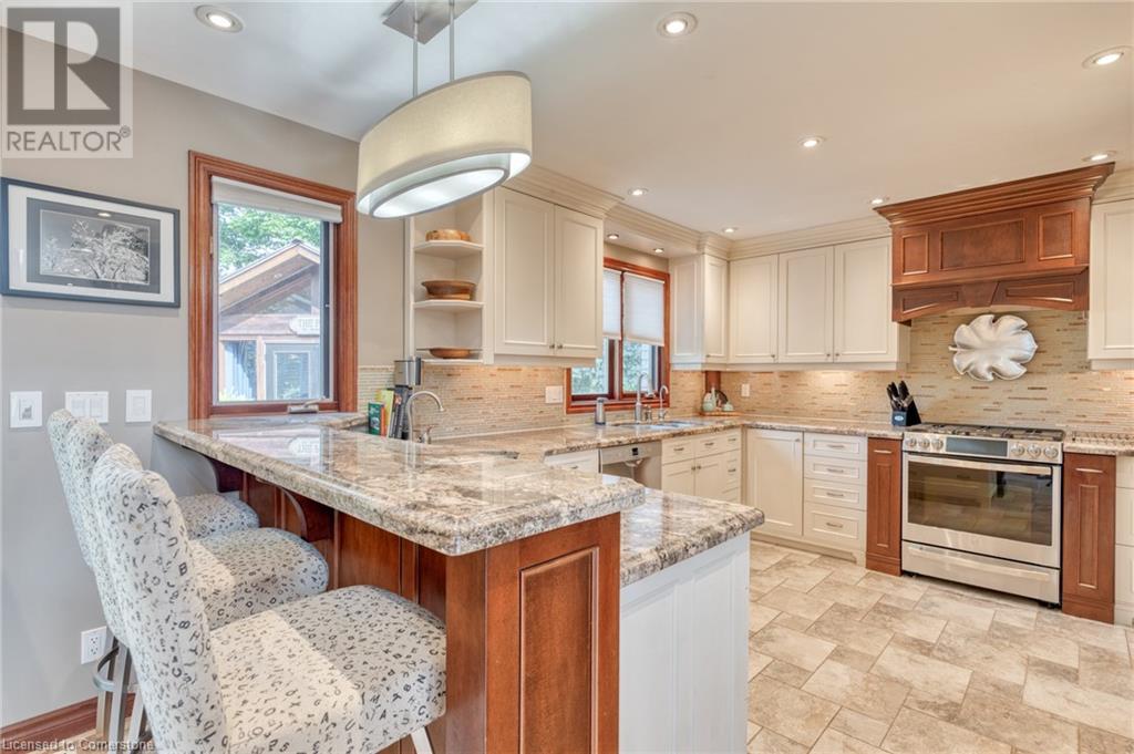 Photo 20 of 15 Marquette Drive, Kitchener ON