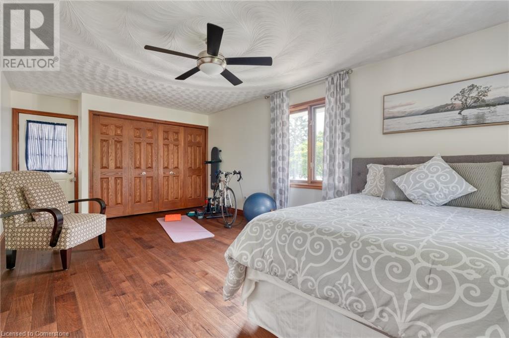 Photo 32 of 15 Marquette Drive, Kitchener ON