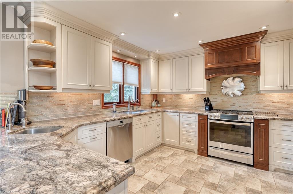 Photo 21 of 15 Marquette Drive, Kitchener ON