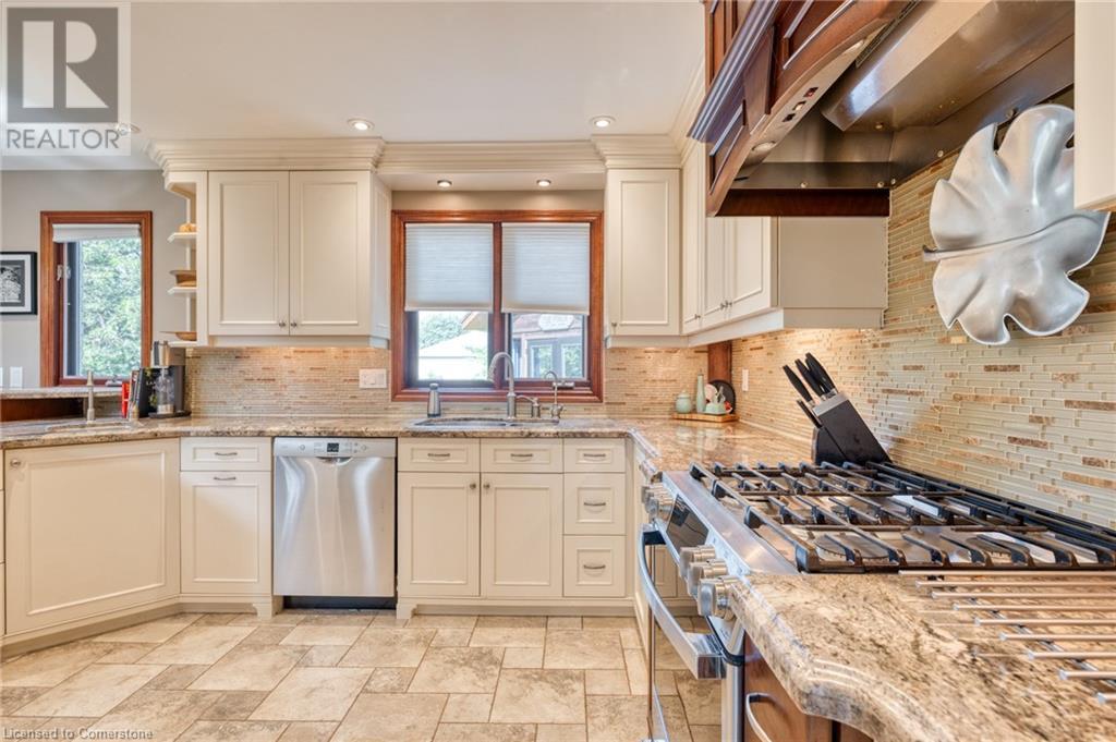 Photo 22 of 15 Marquette Drive, Kitchener ON