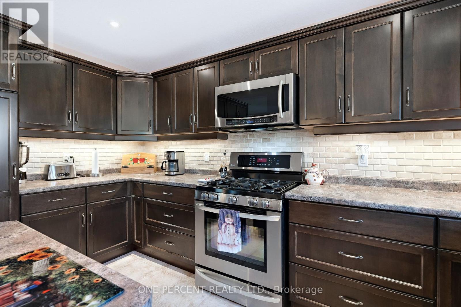 Photo 13 of 237 Carrol Street, Wellington North ON