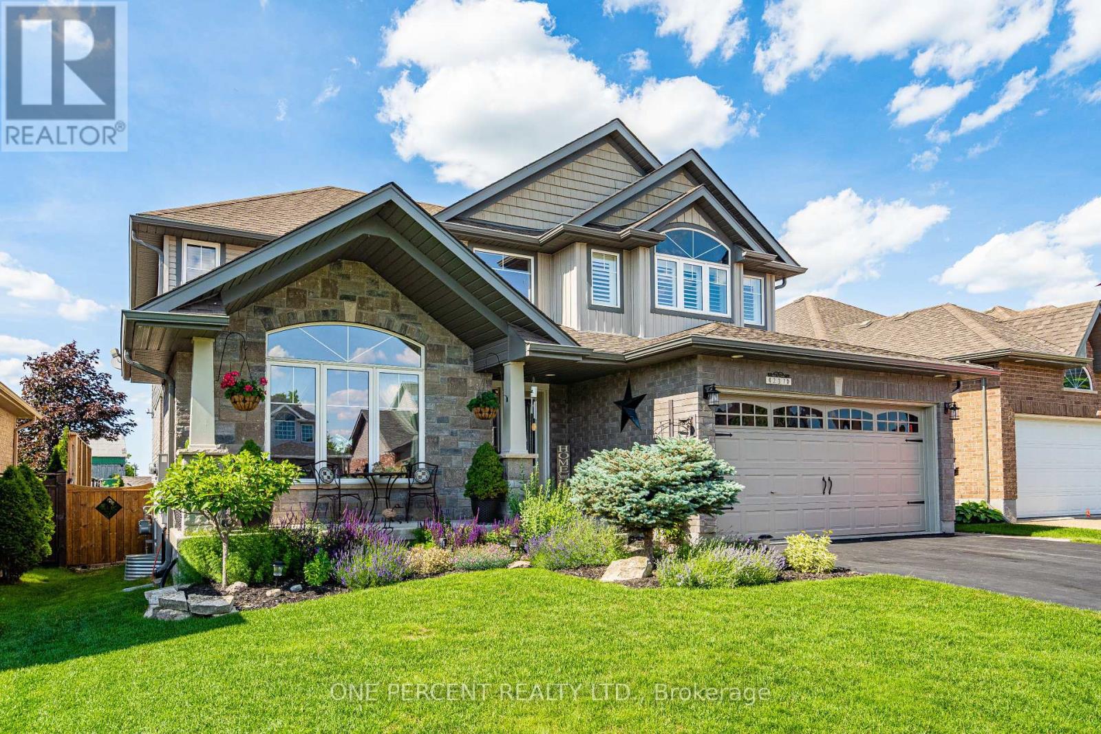 Photo 2 of 237 Carrol Street, Wellington North ON