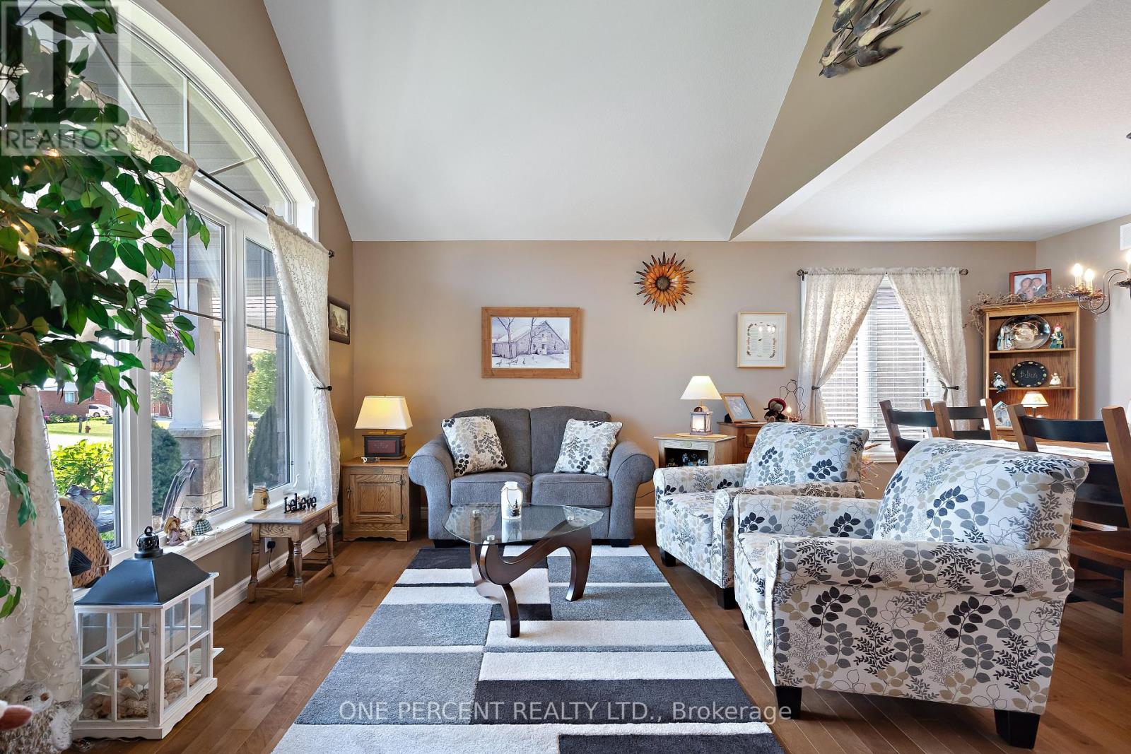 Photo 6 of 237 Carrol Street, Wellington North ON