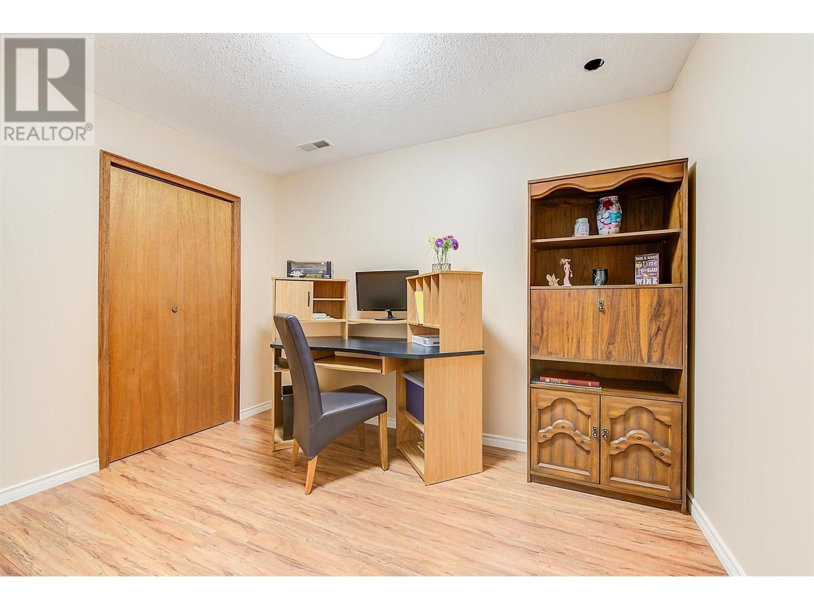  482 Curlew Drive, Kelowna