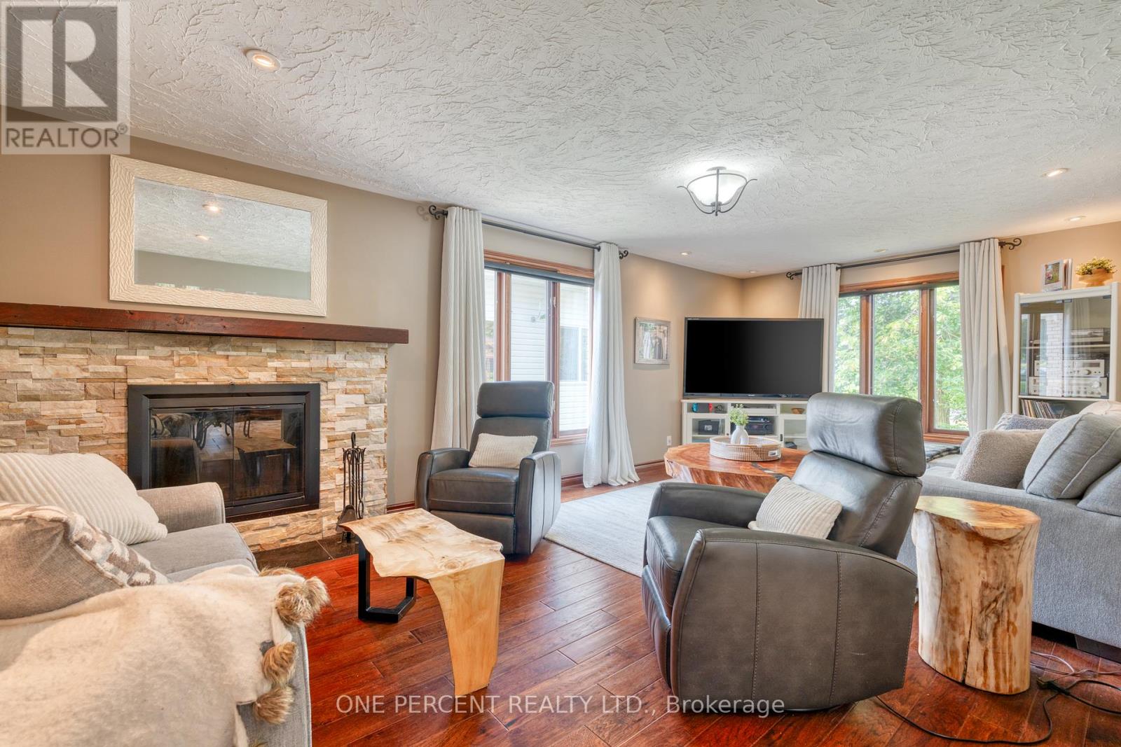 Photo 16 of 15 Marquette Drive, Kitchener ON