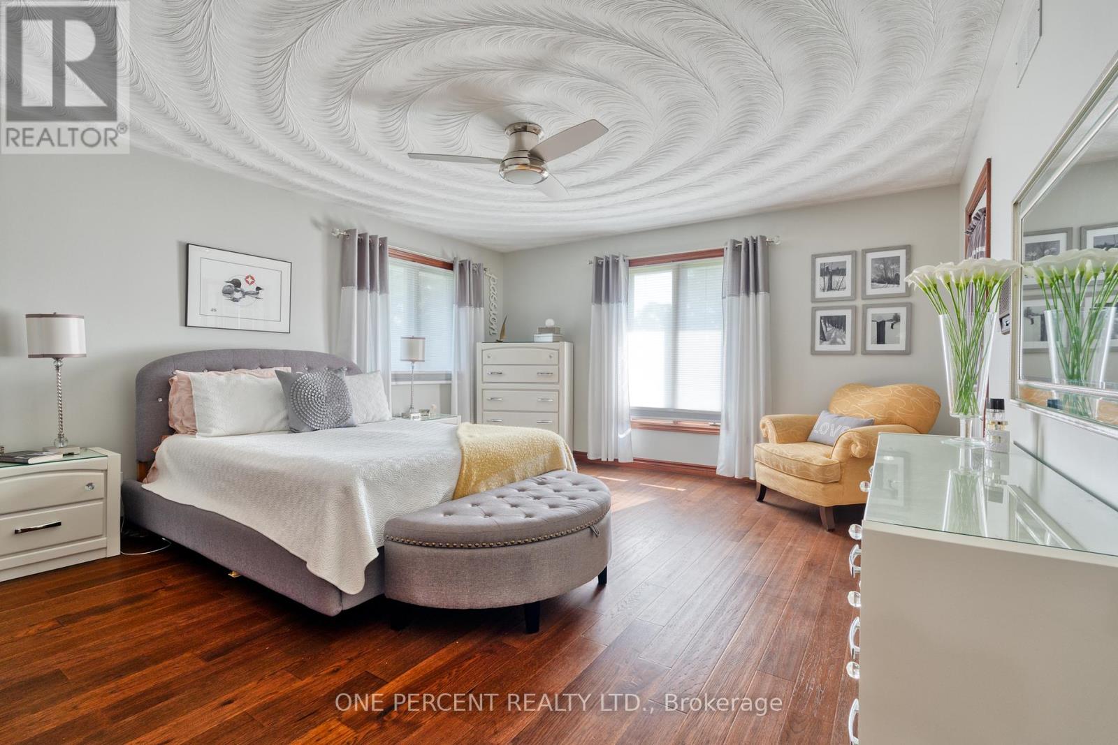 Photo 2 of 15 Marquette Drive, Kitchener ON