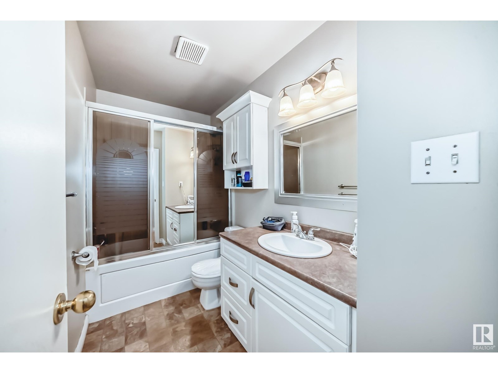 Photo 14 of 44 Grandin Rd, St Albert AB