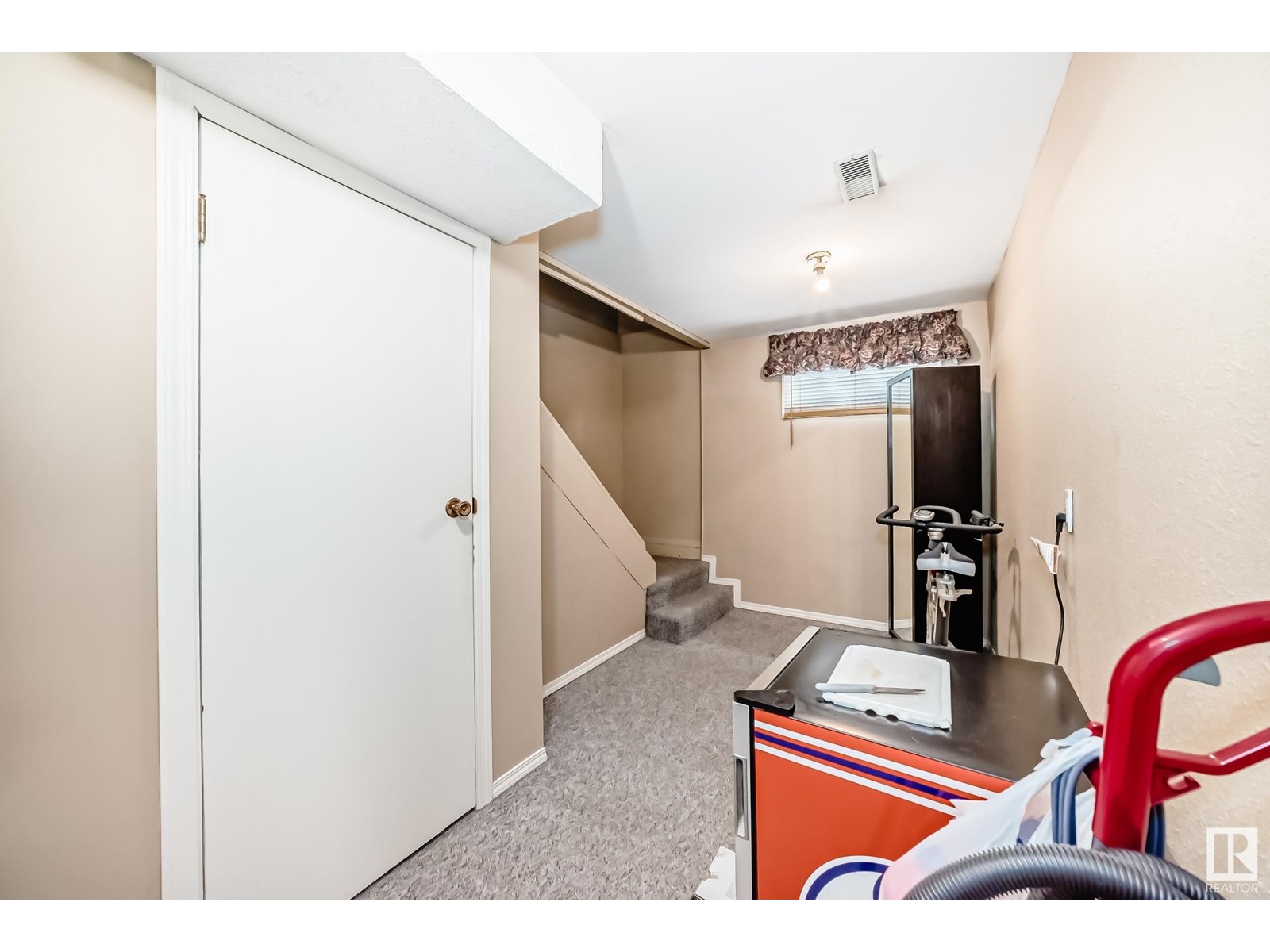 Photo 18 of 44 Grandin Rd, St Albert AB
