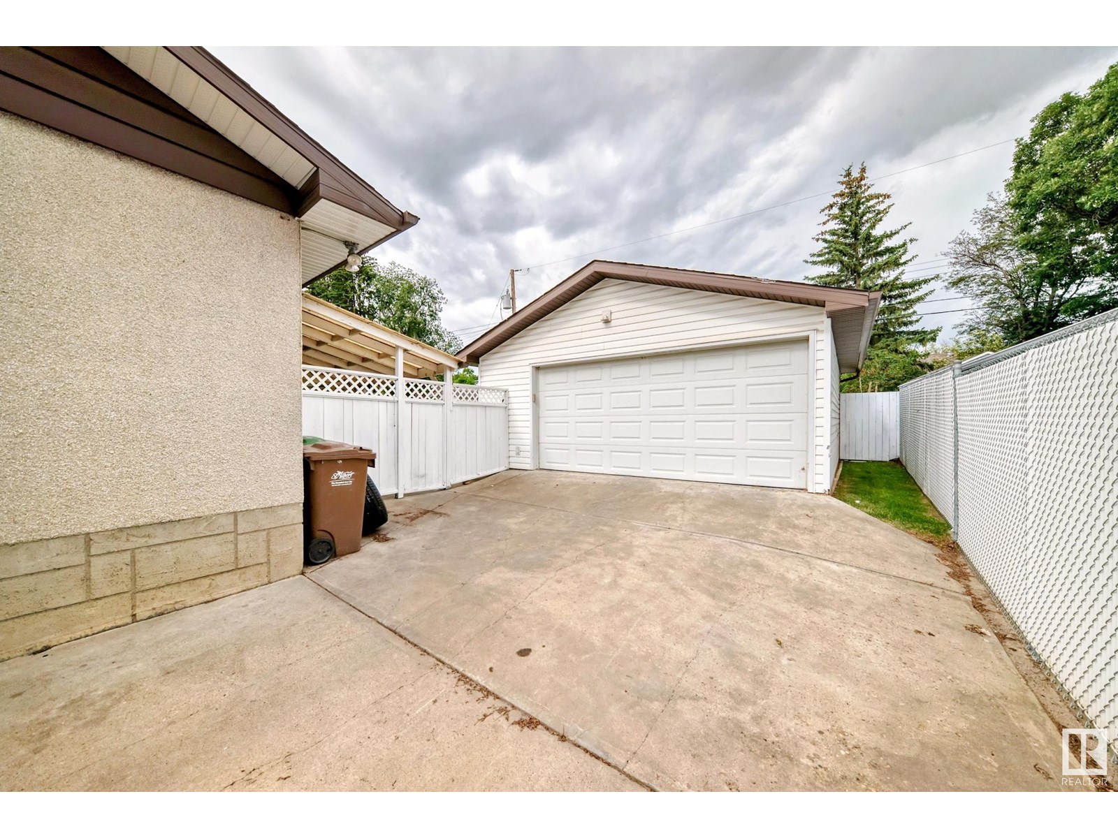 Photo 29 of 44 Grandin Rd, St Albert AB